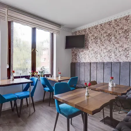 Cosy With Terrace Apartment *